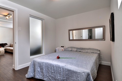 Chambre à coucher principale - 562 Rue Le Royer, Saint-Lambert, QC - Indoor Photo Showing Bedroom