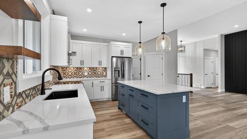 2520 Golf View Crescent, Blind Bay, BC - Indoor Photo Showing Kitchen With Upgraded Kitchen