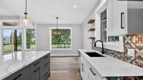 2520 Golf View Crescent, Blind Bay, BC - Indoor Photo Showing Kitchen With Upgraded Kitchen