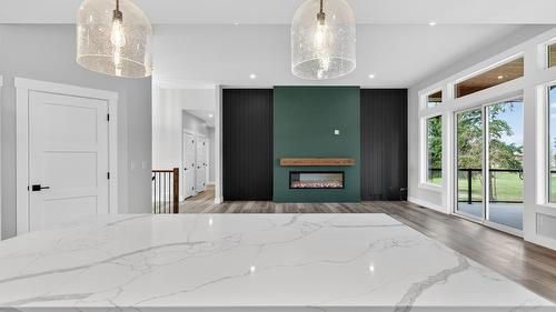 2520 Golf View Crescent, Blind Bay, BC - Indoor With Fireplace
