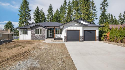 2520 Golf View Crescent, Blind Bay, BC - Outdoor With Facade