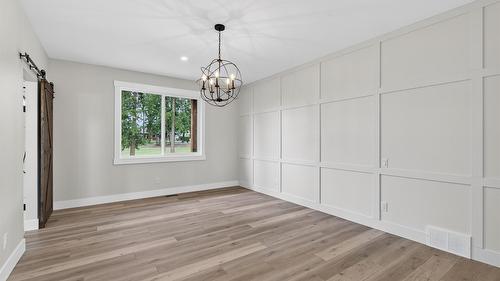 2520 Golf View Crescent, Blind Bay, BC - Indoor Photo Showing Other Room