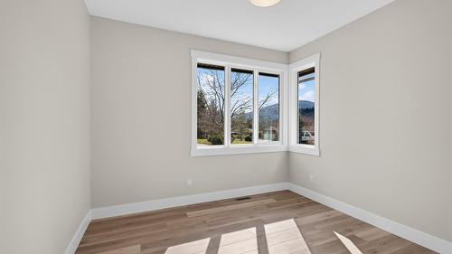 2520 Golf View Crescent, Blind Bay, BC - Indoor Photo Showing Other Room