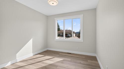 2520 Golf View Crescent, Blind Bay, BC - Indoor Photo Showing Other Room