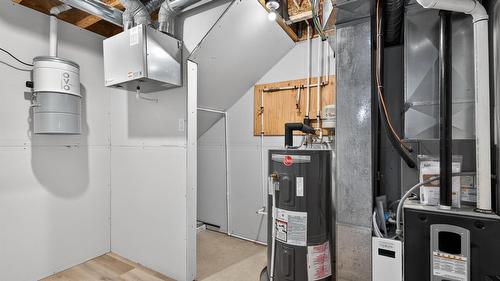 2520 Golf View Crescent, Blind Bay, BC - Indoor Photo Showing Basement