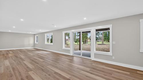 2520 Golf View Crescent, Blind Bay, BC - Indoor Photo Showing Other Room