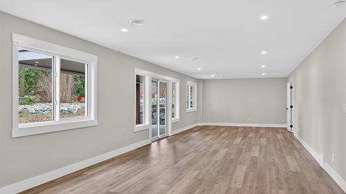 2520 Golf View Crescent, Blind Bay, BC - Indoor Photo Showing Other Room