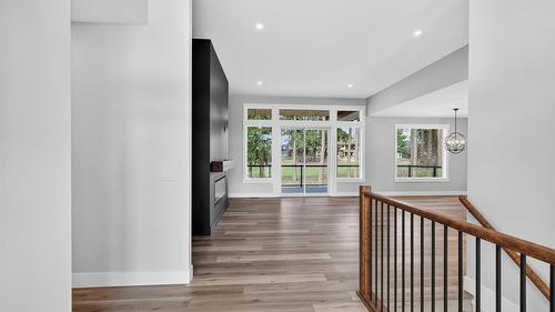 2520 Golf View Crescent, Blind Bay, BC - Indoor Photo Showing Other Room