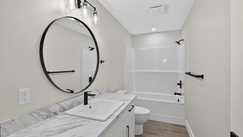 2520 Golf View Crescent, Blind Bay, BC - Indoor Photo Showing Bathroom