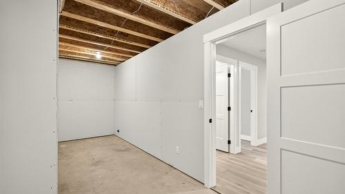 2520 Golf View Crescent, Blind Bay, BC - Indoor Photo Showing Other Room