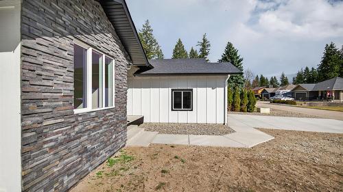 2520 Golf View Crescent, Blind Bay, BC - Outdoor