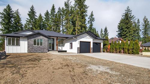 2520 Golf View Crescent, Blind Bay, BC - Outdoor With Facade