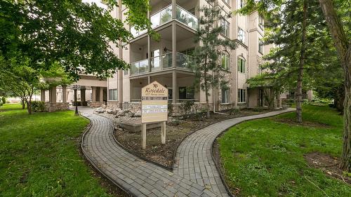 208-1007 Harvey Avenue  Kelowna, BC V1Y 6B1