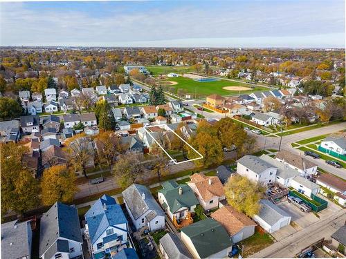 466 Garlies St, Winnipeg, MB 