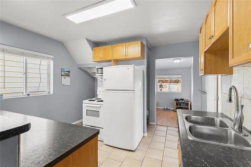 466 Garlies St, Winnipeg, MB 