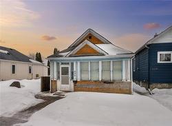 234 Semple AVE  Winnipeg, MB R2V 1B5