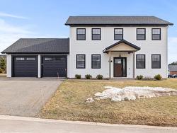 15 Horseshoe Boulevard  East Royalty, PE C1C 1R6