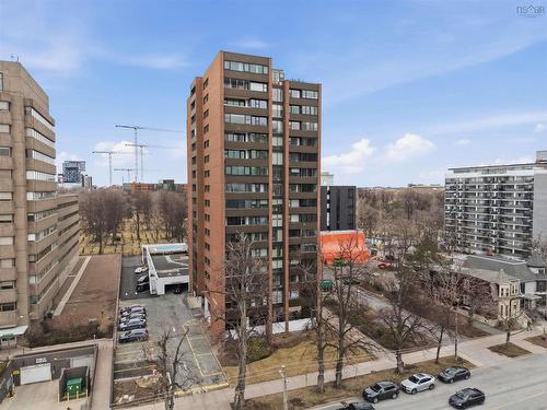 806 5959 Spring Garden Road  Halifax, NS B3H 1Y5