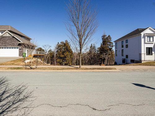 61 Hearthwood Crescent, Halifax, NS 