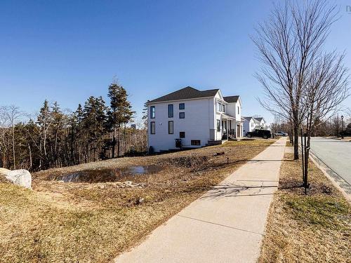 61 Hearthwood Crescent, Halifax, NS 