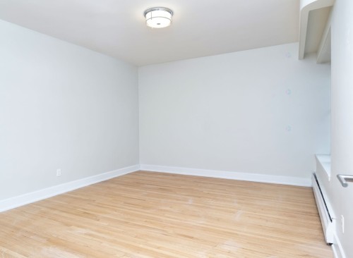 Bedroom - 12-3510 Rue De La Montagne, Montréal (Ville-Marie), QC - Indoor Photo Showing Other Room