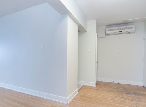 Mud Room - 12-3510 Rue De La Montagne, Montréal (Ville-Marie), QC - Indoor Photo Showing Other Room