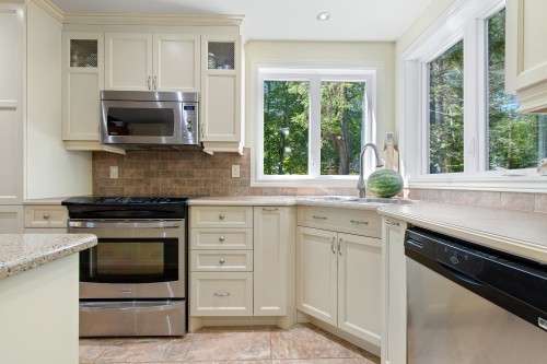 Cuisine - 78 Ch. Old Bridge, Otter Lake, QC - Indoor Photo Showing Kitchen With Double Sink