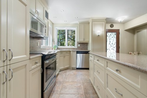 Cuisine - 78 Ch. Old Bridge, Otter Lake, QC - Indoor Photo Showing Kitchen With Upgraded Kitchen