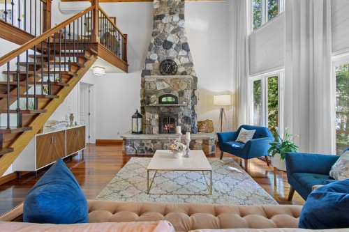 Salon - 78 Ch. Old Bridge, Otter Lake, QC - Indoor Photo Showing Living Room With Fireplace
