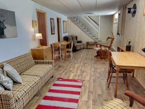 Salle familiale - 3 Rue Du Beau-Pré, Matapédia, QC - Indoor