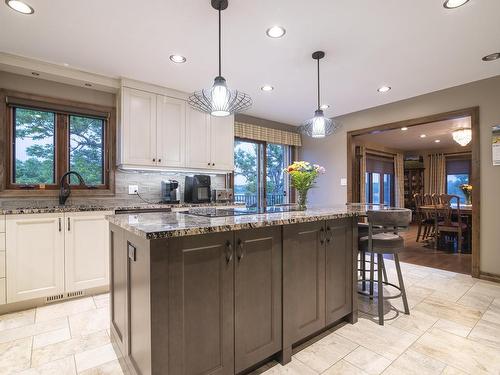 110 Lakeside Crescent, Kenora, ON - Indoor Photo Showing Kitchen