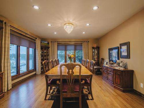 110 Lakeside Crescent, Kenora, ON - Indoor Photo Showing Dining Room