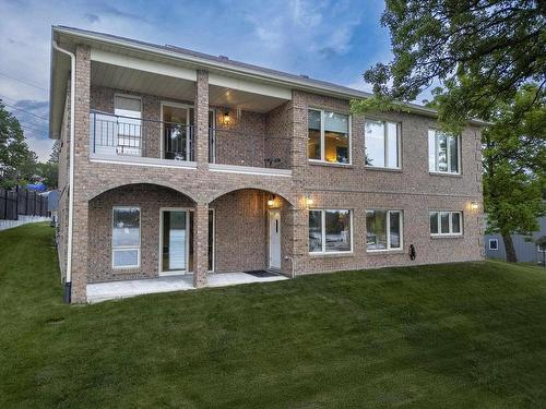 110 Lakeside Crescent, Kenora, ON - Outdoor