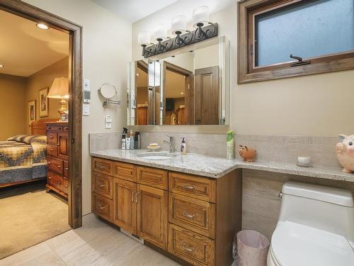 110 Lakeside Crescent, Kenora, ON - Indoor Photo Showing Bathroom