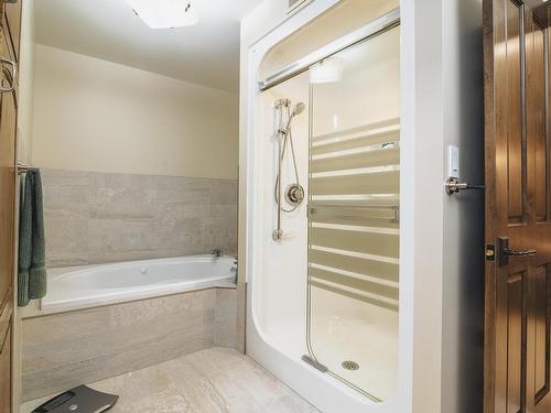 110 Lakeside Crescent, Kenora, ON - Indoor Photo Showing Bathroom