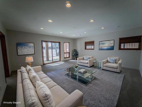 110 Lakeside Crescent, Kenora, ON - Indoor Photo Showing Living Room