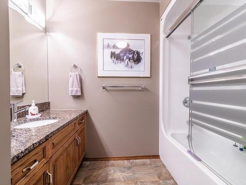 110 Lakeside Crescent, Kenora, ON - Indoor Photo Showing Bathroom