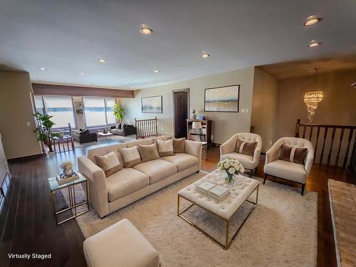110 Lakeside Crescent, Kenora, ON - Indoor Photo Showing Living Room