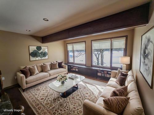 110 Lakeside Crescent, Kenora, ON - Indoor Photo Showing Living Room