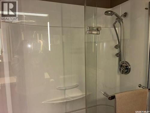 24 Hahn Crescent, Kindersley, SK - Indoor Photo Showing Bathroom