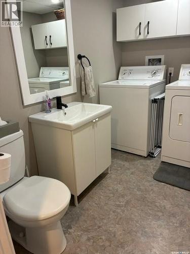 24 Hahn Crescent, Kindersley, SK - Indoor Photo Showing Laundry Room