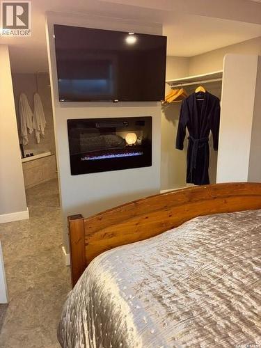 24 Hahn Crescent, Kindersley, SK - Indoor Photo Showing Bedroom