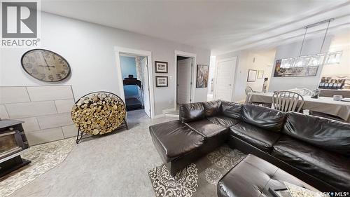 24 Hahn Crescent, Kindersley, SK - Indoor Photo Showing Living Room