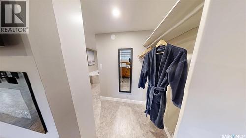24 Hahn Crescent, Kindersley, SK - Indoor With Storage