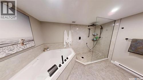 24 Hahn Crescent, Kindersley, SK - Indoor Photo Showing Bathroom