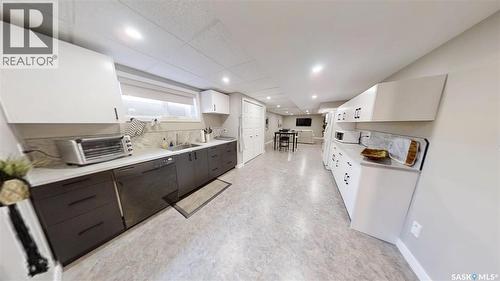 24 Hahn Crescent, Kindersley, SK - Indoor Photo Showing Kitchen