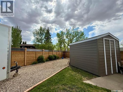 24 Hahn Crescent, Kindersley, SK - Outdoor