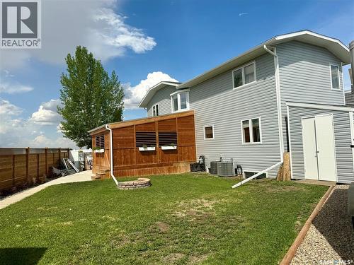 24 Hahn Crescent, Kindersley, SK - Outdoor