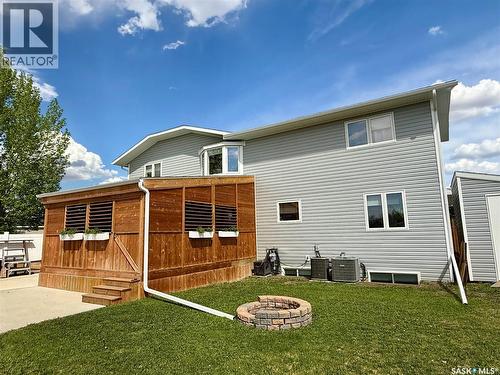 24 Hahn Crescent, Kindersley, SK - Outdoor With Exterior
