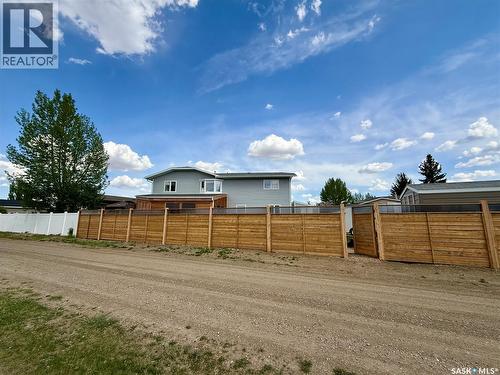 24 Hahn Crescent, Kindersley, SK - Outdoor